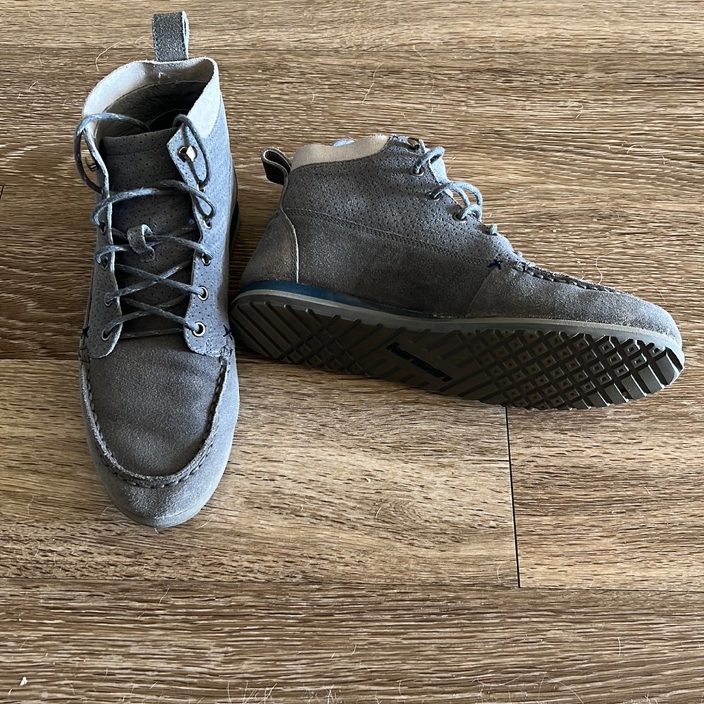 Hari Mari Boots, men’s size 9